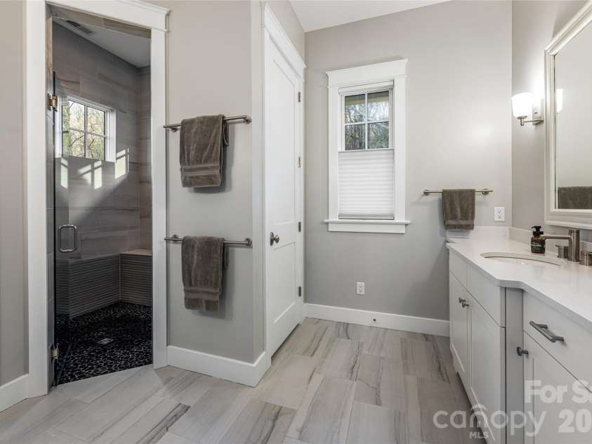 450 Barrington Drive, Asheville, NC 28803.  MLS# CAR4357746, YatesRealty ID 11599. 