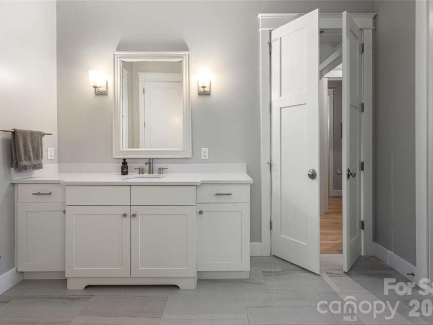 450 Barrington Drive, Asheville, NC 28803.  MLS# CAR4357746, YatesRealty ID 11599. 