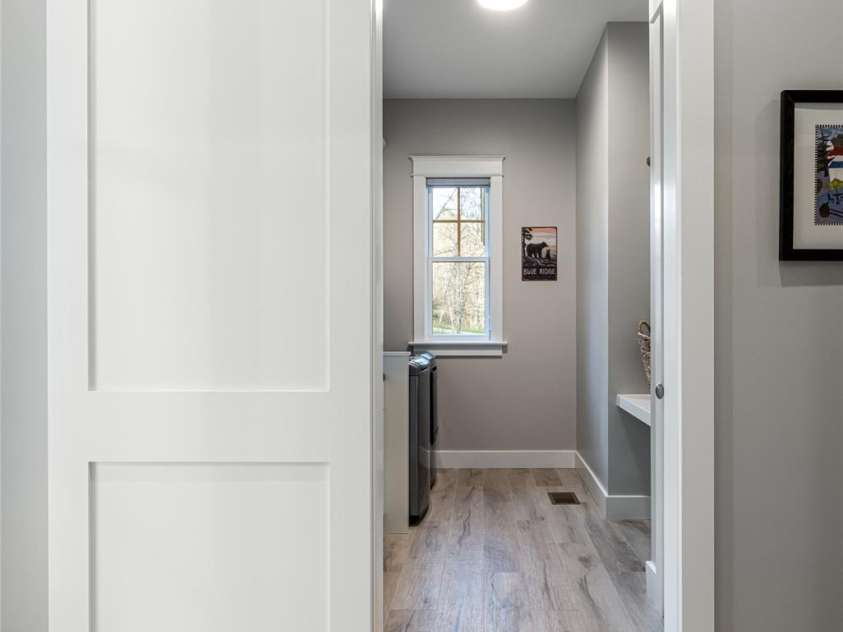 450 Barrington Drive, Asheville, NC 28803.  MLS# CAR4357746, YatesRealty ID 11599. 