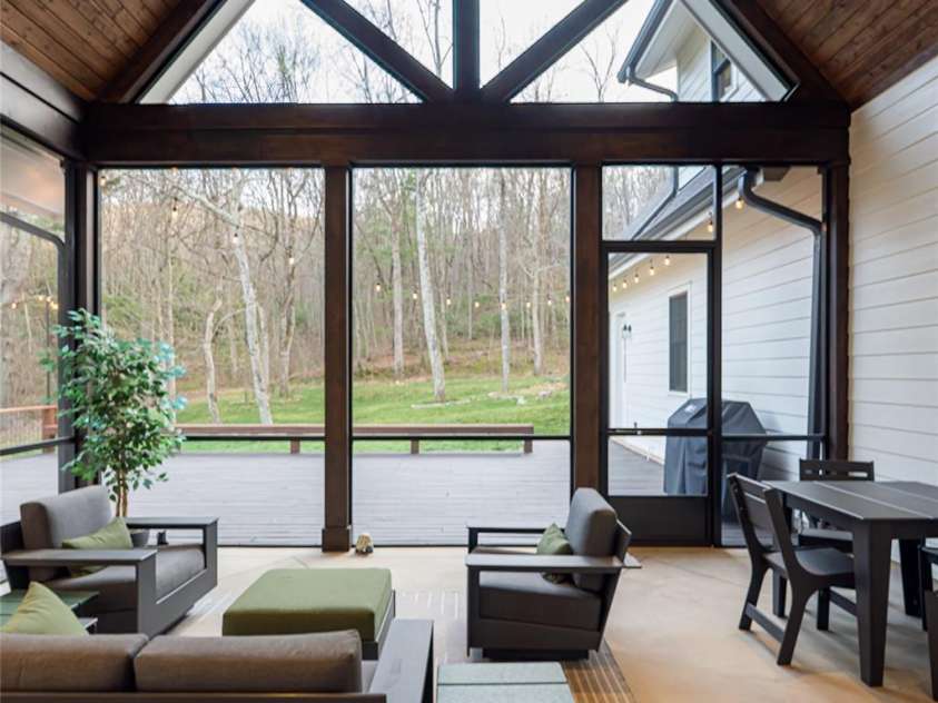 450 Barrington Drive, Asheville, NC 28803.  MLS# CAR4357746, YatesRealty ID 11599. 