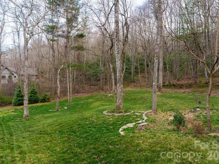 450 Barrington Drive, Asheville, NC 28803.  MLS# CAR4357746, YatesRealty ID 11599. 