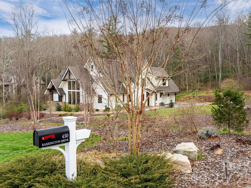 450 Barrington Drive, Asheville, NC 28803.  MLS# CAR4357746, YatesRealty ID 11599. 