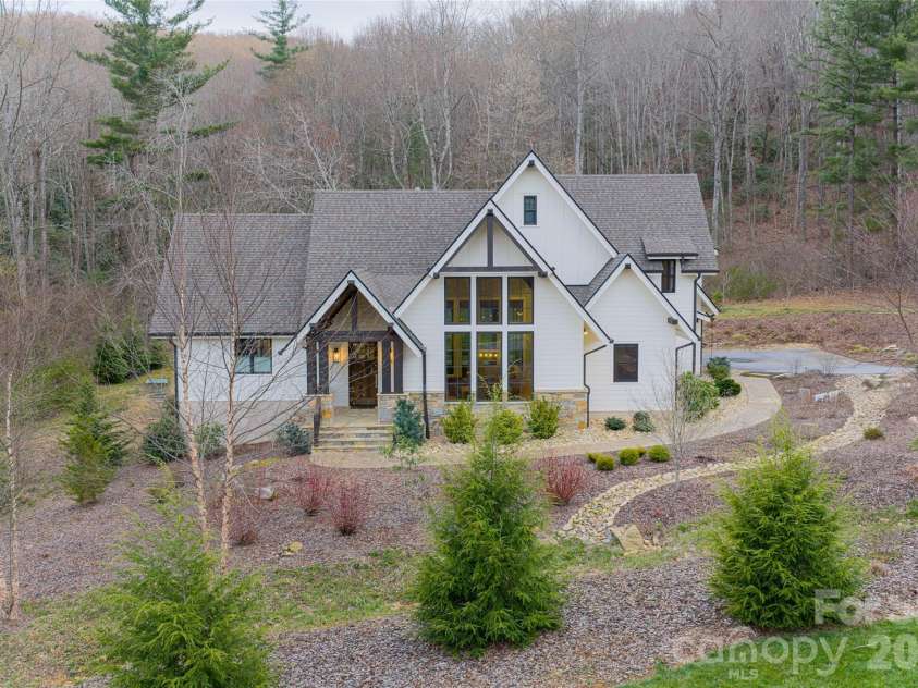 450 Barrington Drive, Asheville, NC 28803.  MLS# CAR4357746, YatesRealty ID 11599. 
