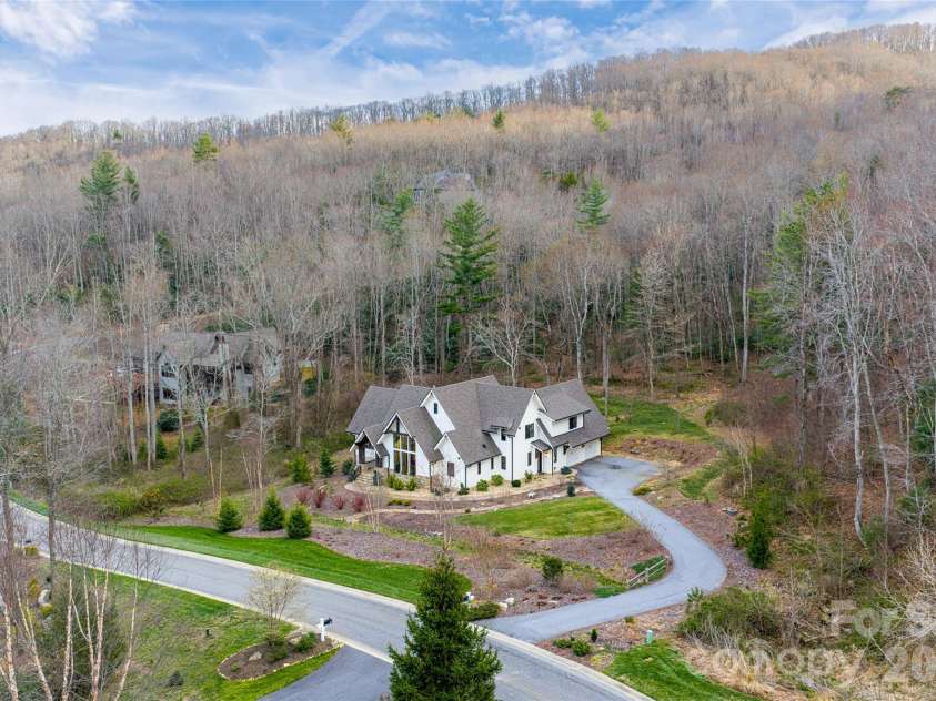 450 Barrington Drive, Asheville, NC 28803.  MLS# CAR4357746, YatesRealty ID 11599. 
