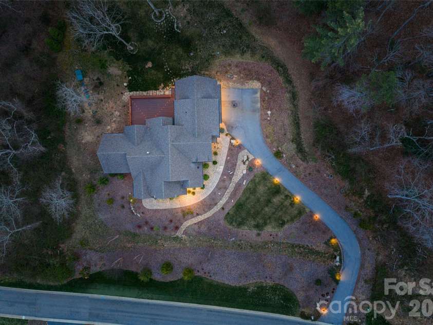 450 Barrington Drive, Asheville, NC 28803.  MLS# CAR4357746, YatesRealty ID 11599. 