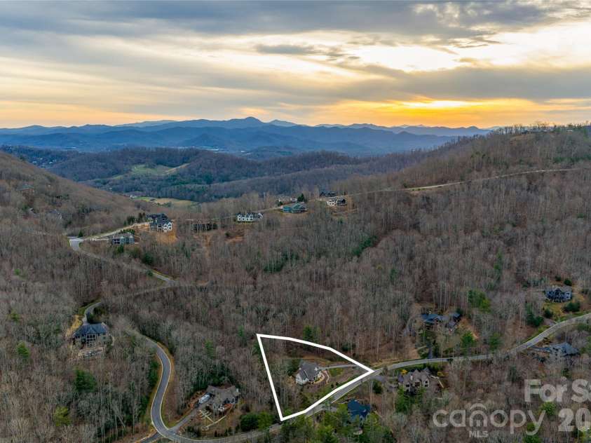 450 Barrington Drive, Asheville, NC 28803.  MLS# CAR4357746, YatesRealty ID 11599. 