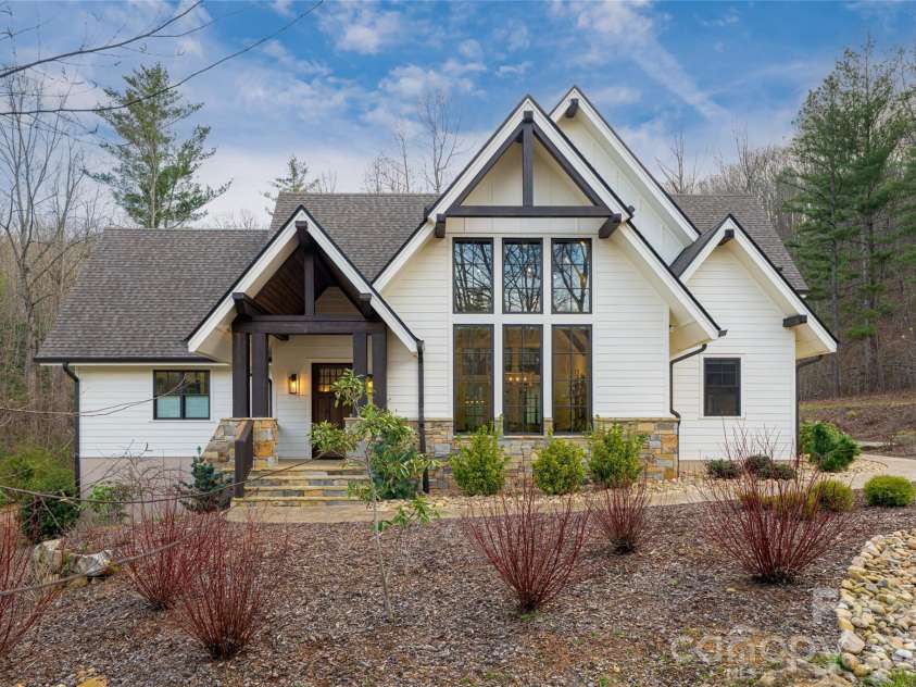 450 Barrington Drive, Asheville, NC 28803.  MLS# CAR4357746, YatesRealty ID 11599. 