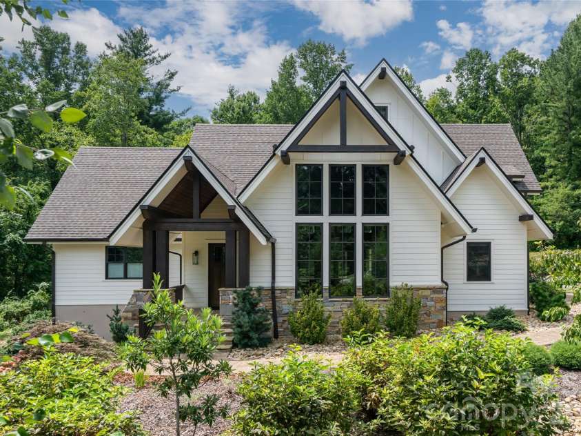 450 Barrington Drive, Asheville, NC 28803.  MLS# CAR4357746, YatesRealty ID 11599. 
