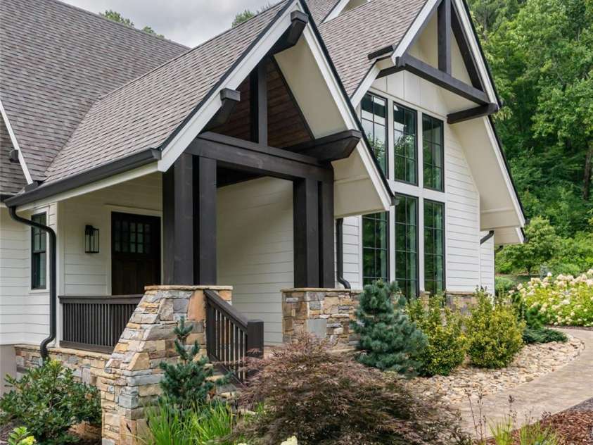 450 Barrington Drive, Asheville, NC 28803.  MLS# CAR4357746, YatesRealty ID 11599. 