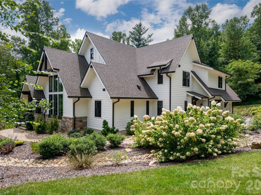 450 Barrington Drive, Asheville, NC 28803.  MLS# CAR4357746, YatesRealty ID 11599. 