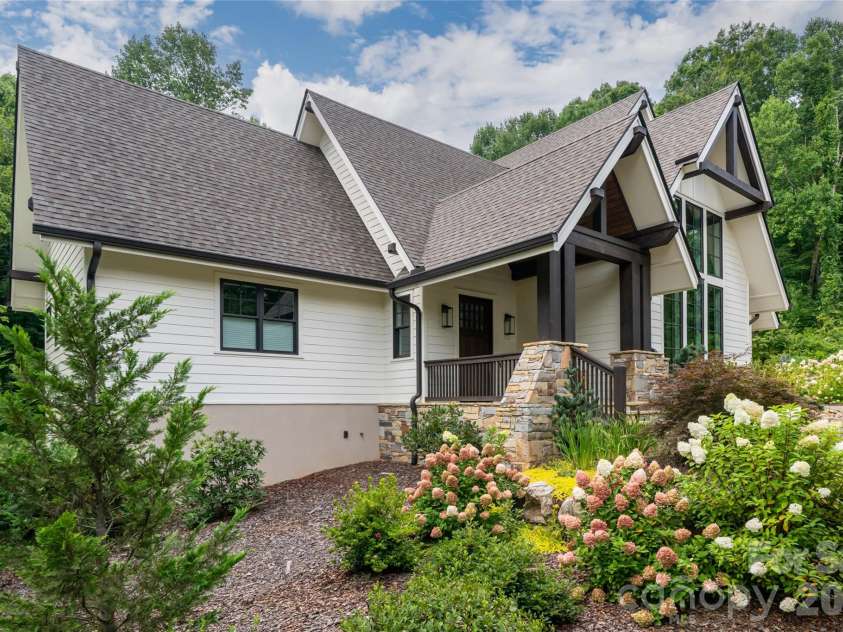 450 Barrington Drive, Asheville, NC 28803.  MLS# CAR4357746, YatesRealty ID 11599. 