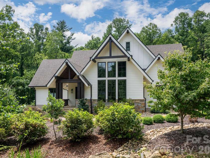 450 Barrington Drive, Asheville, NC 28803.  MLS# CAR4357746, YatesRealty ID 11599. 