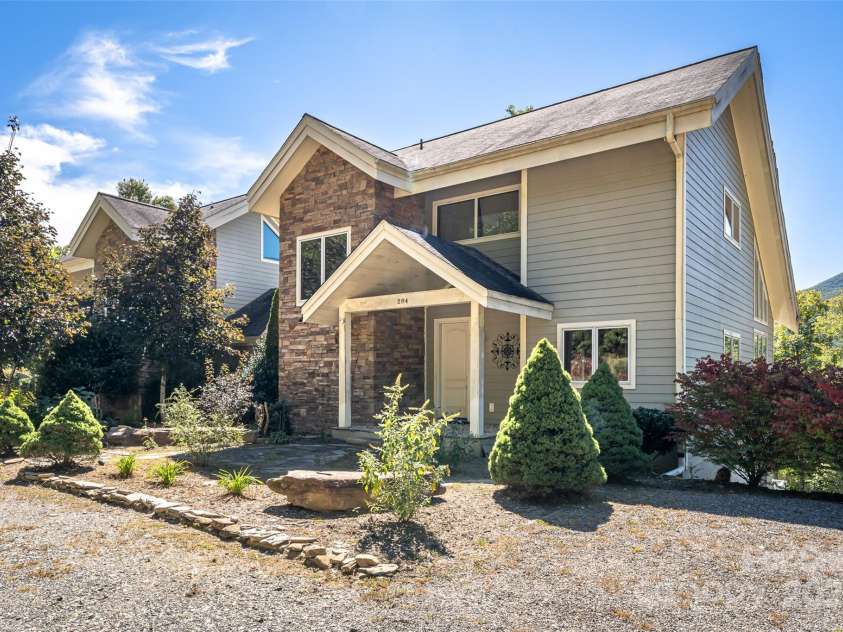 284 Mt. Mitchell Drive, Burnsville, NC 28714.  MLS# CAR4254446, YatesRealty ID 116. 