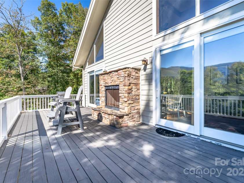 284 Mt. Mitchell Drive, Burnsville, NC 28714.  MLS# CAR4254446, YatesRealty ID 116. 