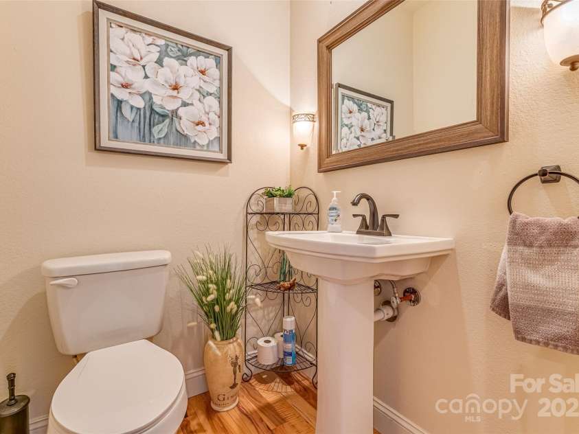 284 Mt. Mitchell Drive, Burnsville, NC 28714.  MLS# CAR4254446, YatesRealty ID 116. 