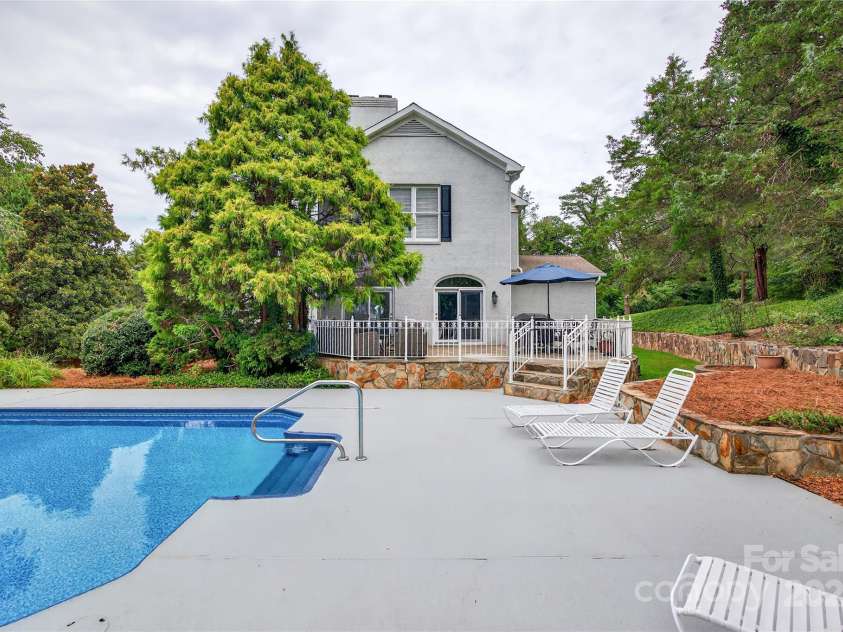 4141 Shattalon Drive, Winston Salem, NC 27106.  MLS# CAR4288994, YatesRealty ID 116. 