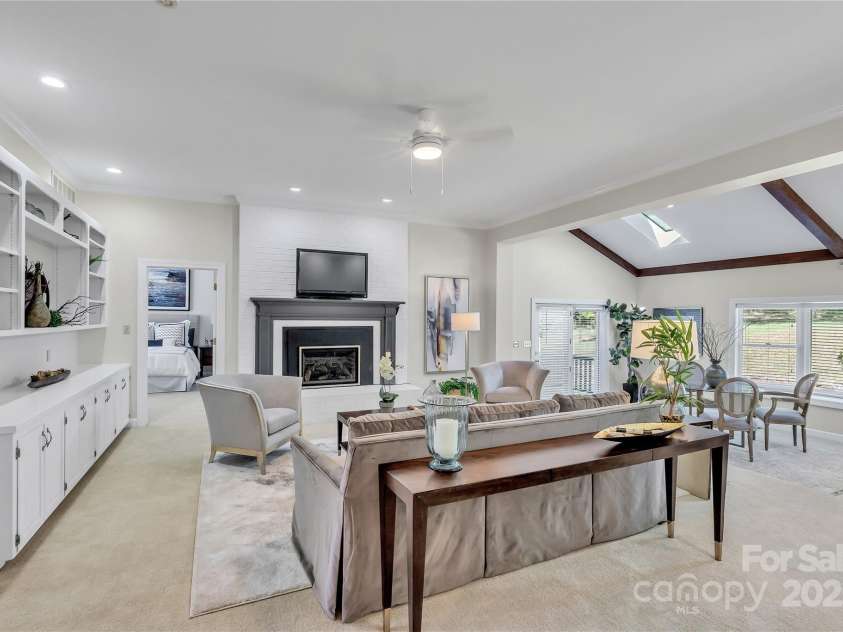 4141 Shattalon Drive, Winston Salem, NC 27106.  MLS# CAR4288994, YatesRealty ID 116. 