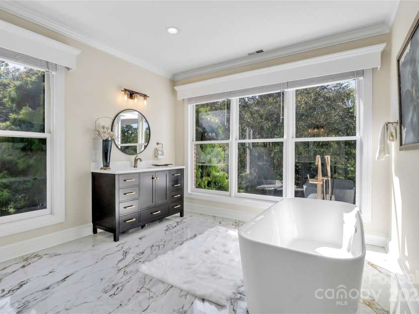 4141 Shattalon Drive, Winston Salem, NC 27106.  MLS# CAR4288994, YatesRealty ID 116. 