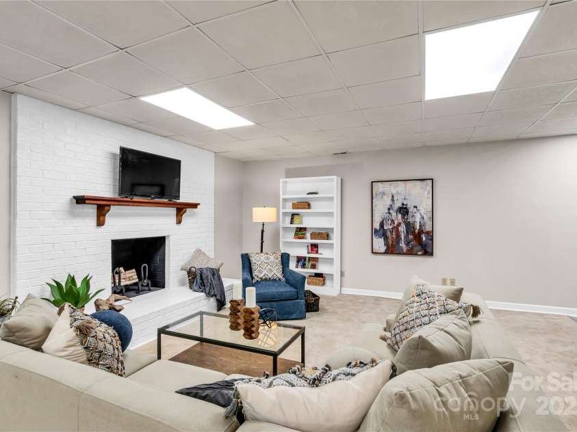 4141 Shattalon Drive, Winston Salem, NC 27106.  MLS# CAR4288994, YatesRealty ID 116. 