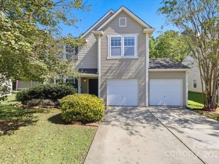 2060 Lake Vista Drive, Mount Holly, NC 28120.  MLS# CAR4300124, YatesRealty ID 1160. 