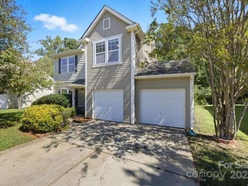 2060 Lake Vista Drive, Mount Holly, NC 28120.  MLS# CAR4300124, YatesRealty ID 1160. 