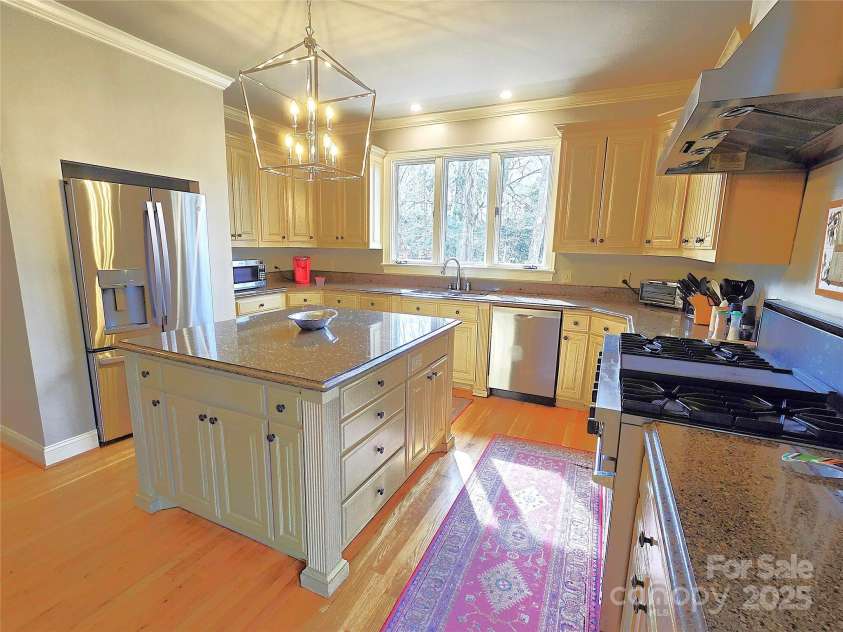 720 9th Avenue, Hickory, NC 28601.  MLS# CAR4224542, YatesRealty ID 1160. 