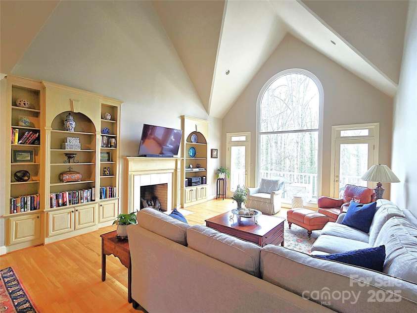 720 9th Avenue, Hickory, NC 28601.  MLS# CAR4224542, YatesRealty ID 1160. 