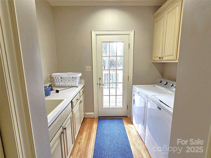 720 9th Avenue, Hickory, NC 28601.  MLS# CAR4224542, YatesRealty ID 1160. 