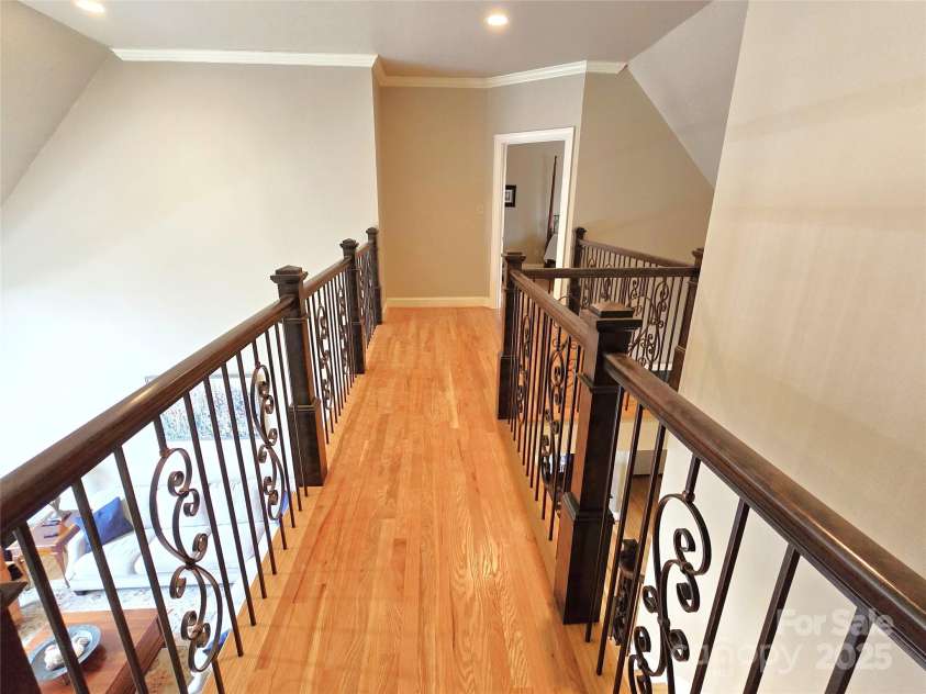 720 9th Avenue, Hickory, NC 28601.  MLS# CAR4224542, YatesRealty ID 1160. 