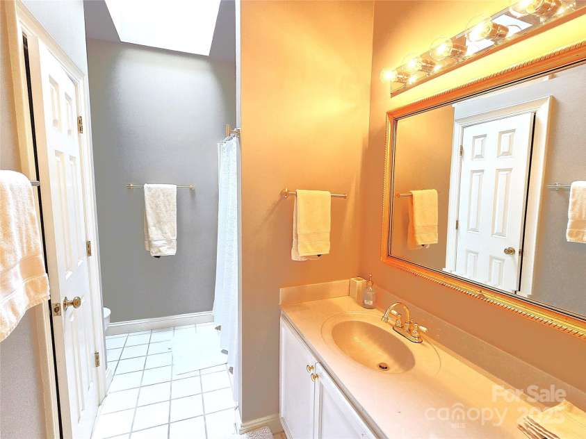 720 9th Avenue, Hickory, NC 28601.  MLS# CAR4224542, YatesRealty ID 1160. 