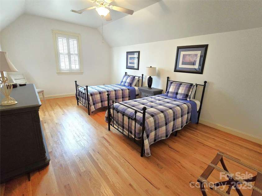 720 9th Avenue, Hickory, NC 28601.  MLS# CAR4224542, YatesRealty ID 1160. 