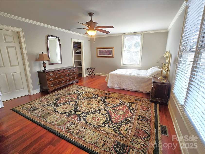 720 9th Avenue, Hickory, NC 28601.  MLS# CAR4224542, YatesRealty ID 1160. 