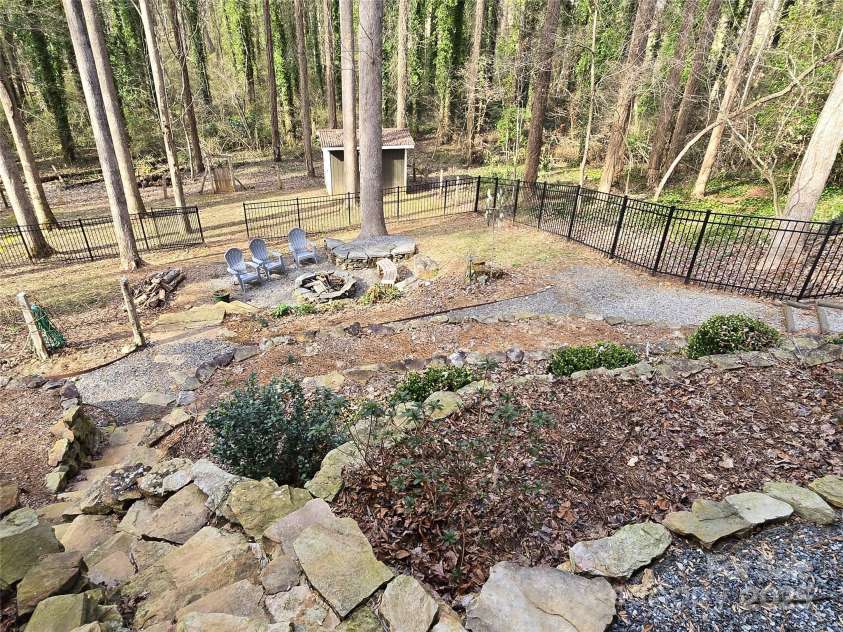 720 9th Avenue, Hickory, NC 28601.  MLS# CAR4224542, YatesRealty ID 1160. 