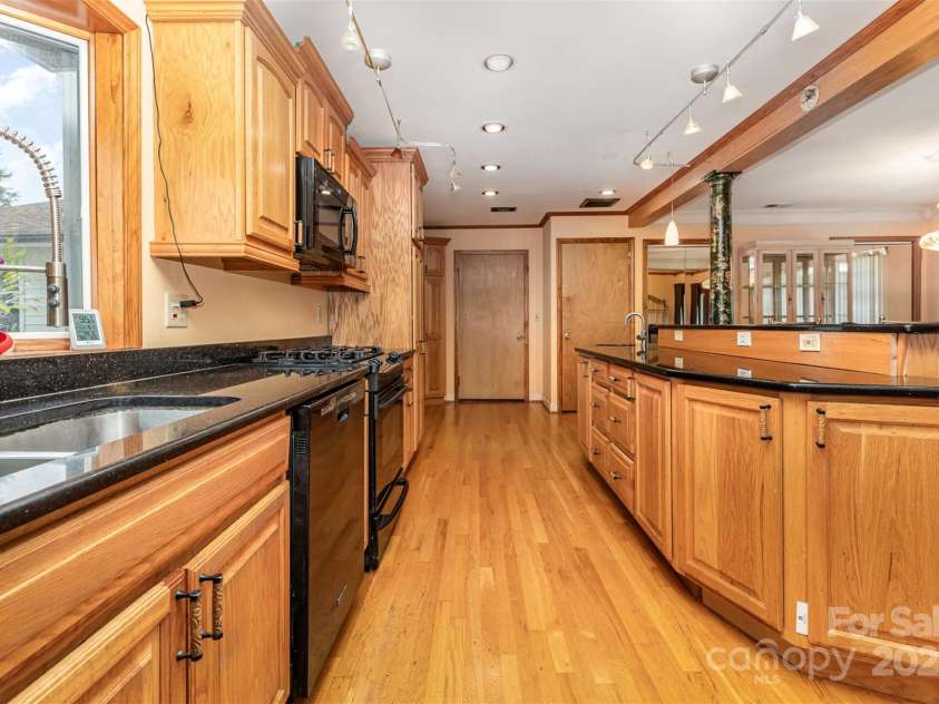 9825 Hagers Road, Huntersville, NC 28078.  MLS# CAR4290223, YatesRealty ID 1160. 