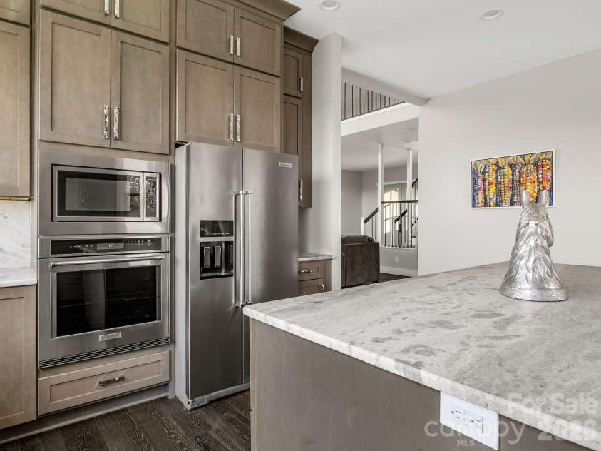 345 Preservation Trail, Columbus, NC 28722.  MLS# CAR4357487, YatesRealty ID 11600. Kitchen boast high-end appliances.