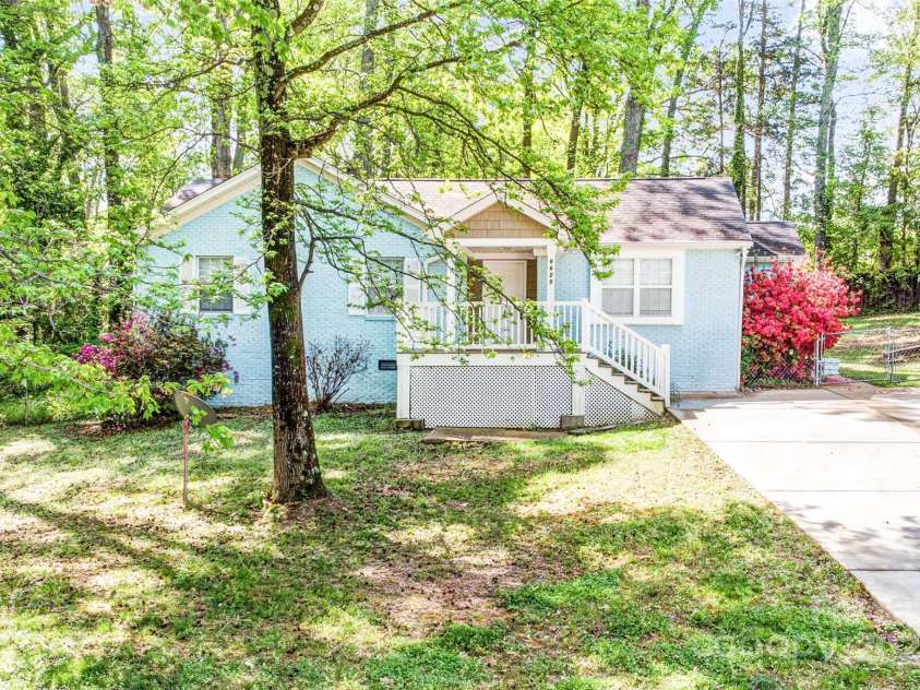 6628 Cool Water Court, Charlotte, NC 28215.  MLS# CAR4237203, YatesRealty ID 11600. 