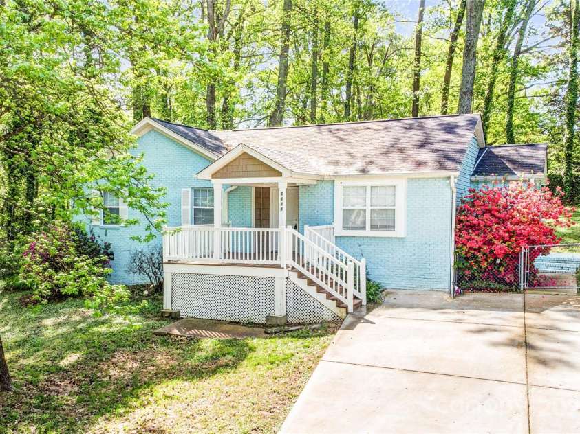 6628 Cool Water Court, Charlotte, NC 28215.  MLS# CAR4237203, YatesRealty ID 11600. 