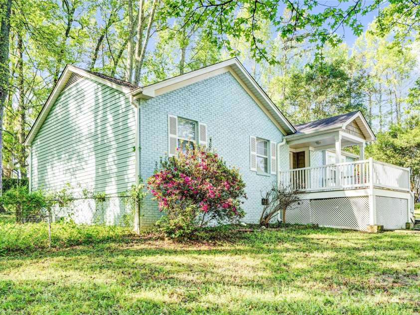 6628 Cool Water Court, Charlotte, NC 28215.  MLS# CAR4237203, YatesRealty ID 11600. 