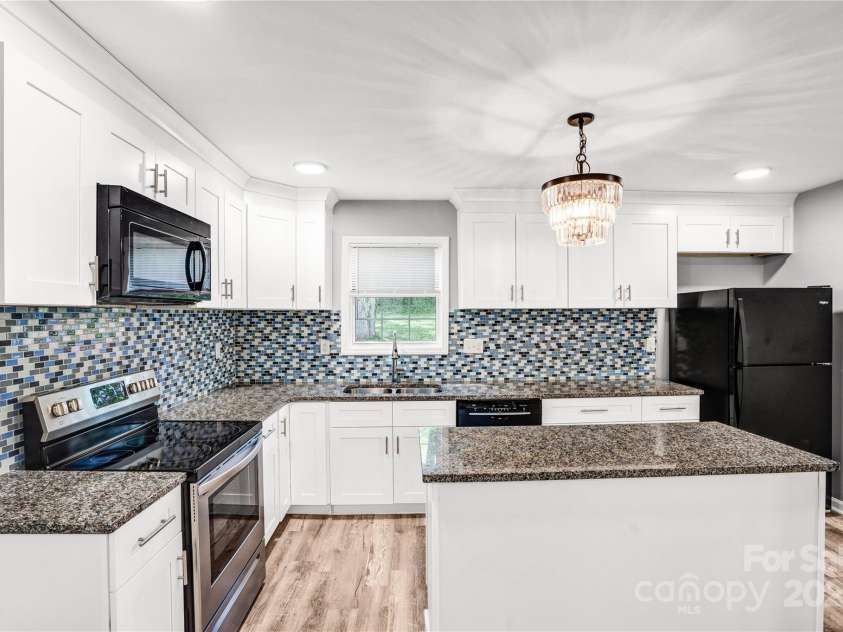 6628 Cool Water Court, Charlotte, NC 28215.  MLS# CAR4237203, YatesRealty ID 11600. 