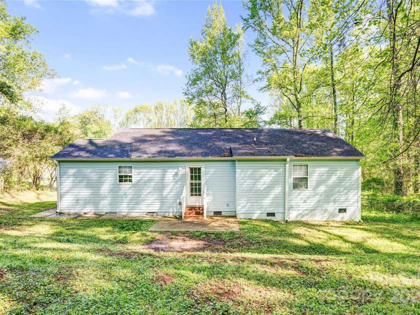 6628 Cool Water Court, Charlotte, NC 28215.  MLS# CAR4237203, YatesRealty ID 11600. 