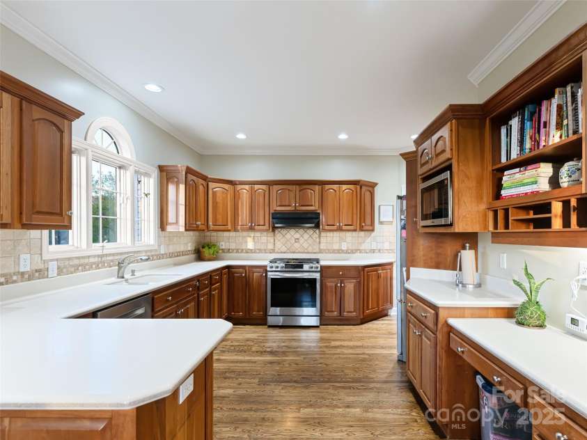 9 Meadow Glen Drive, Weaverville, NC 28787.  MLS# CAR4244294, YatesRealty ID 11601. 