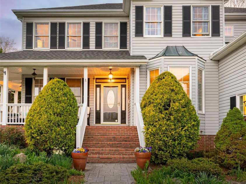 9 Meadow Glen Drive, Weaverville, NC 28787.  MLS# CAR4244294, YatesRealty ID 11601. 