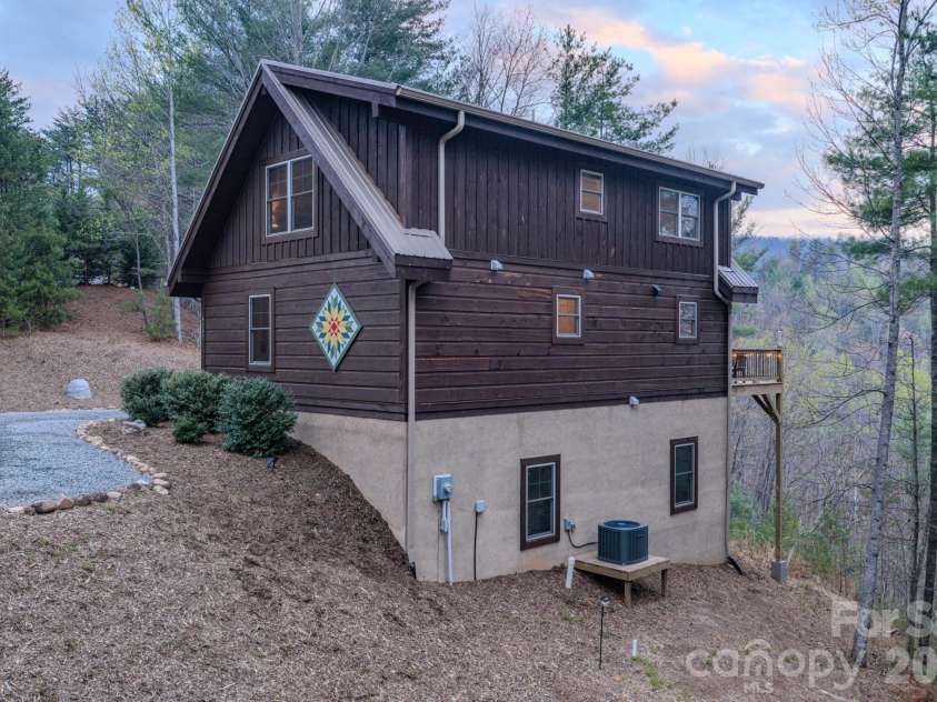 9147 Shortoff View Terrace, Nebo, NC 28761.  MLS# CAR4358126, YatesRealty ID 11601. 