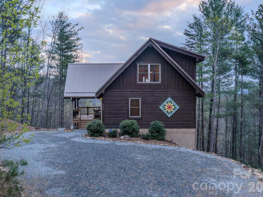 9147 Shortoff View Terrace, Nebo, NC 28761.  MLS# CAR4358126, YatesRealty ID 11601. 