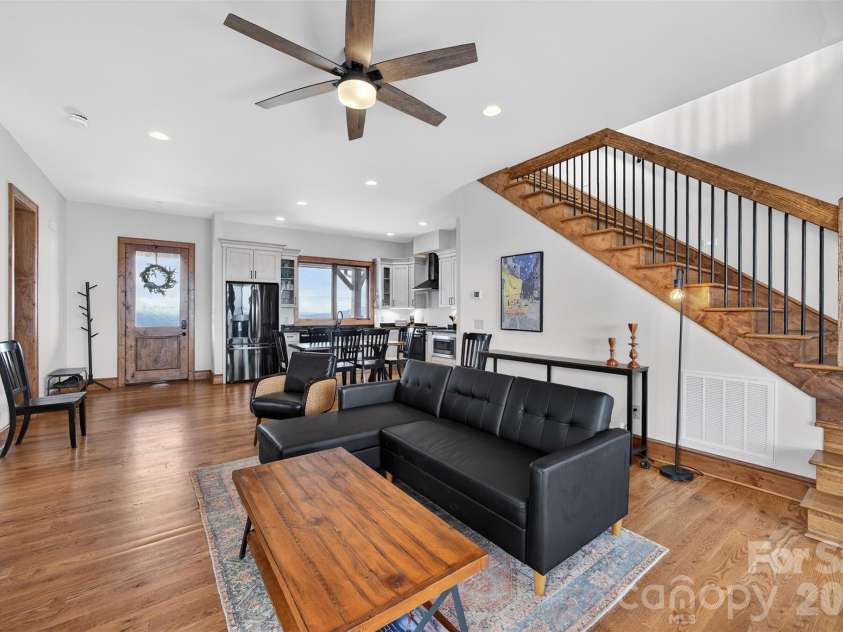 352 Great Sky Drive, Banner Elk, NC 28604.  MLS# CAR4357717, YatesRealty ID 11602. 