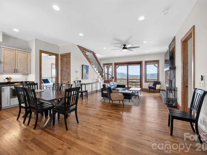 352 Great Sky Drive, Banner Elk, NC 28604.  MLS# CAR4357717, YatesRealty ID 11602. 