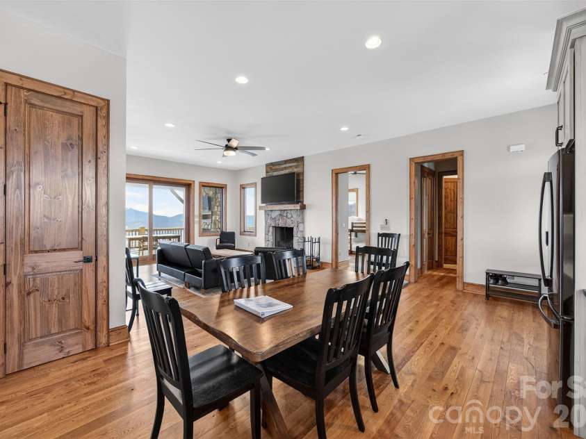 352 Great Sky Drive, Banner Elk, NC 28604.  MLS# CAR4357717, YatesRealty ID 11602. 