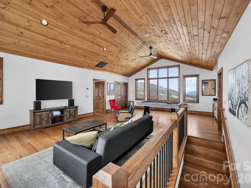 352 Great Sky Drive, Banner Elk, NC 28604.  MLS# CAR4357717, YatesRealty ID 11602. 
