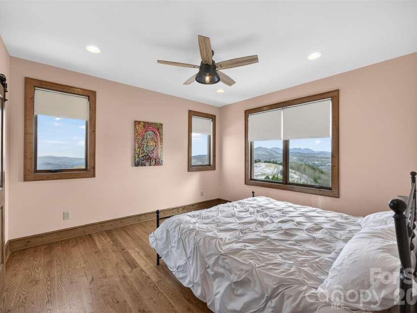352 Great Sky Drive, Banner Elk, NC 28604.  MLS# CAR4357717, YatesRealty ID 11602. 