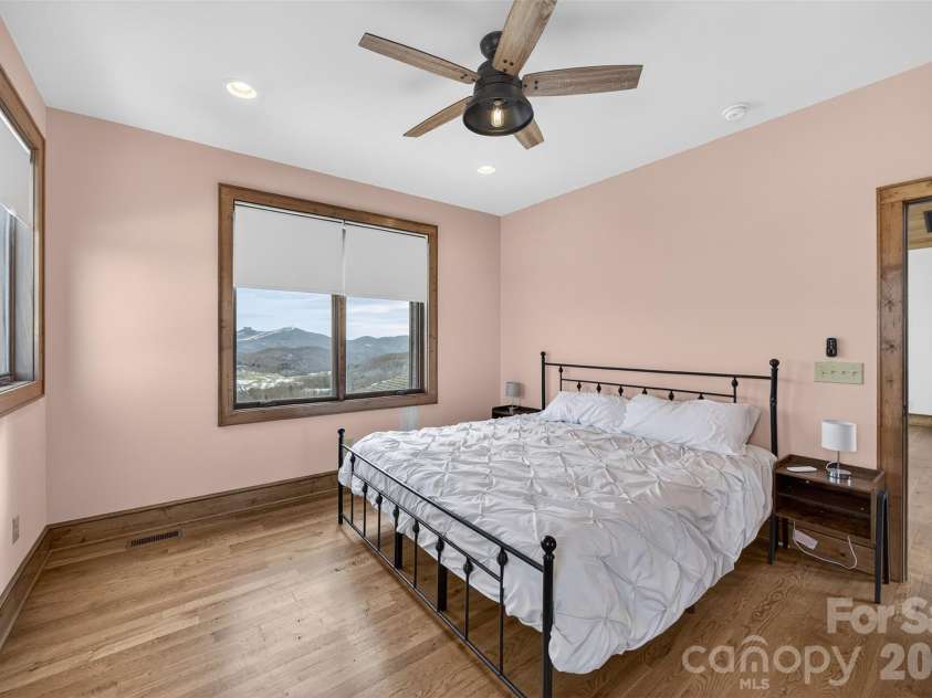 352 Great Sky Drive, Banner Elk, NC 28604.  MLS# CAR4357717, YatesRealty ID 11602. 